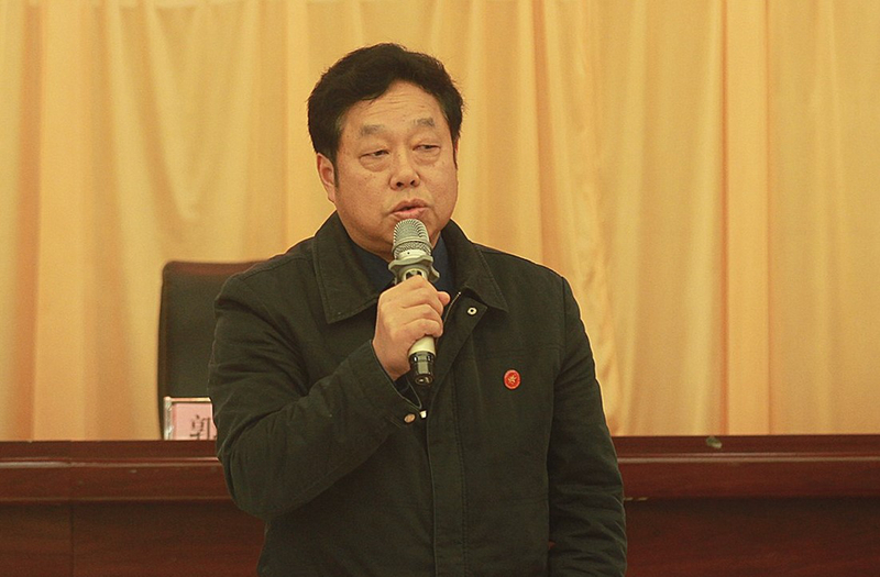 院长郭超主持会议并传达全国高职高专校长联席会议精神.jpg